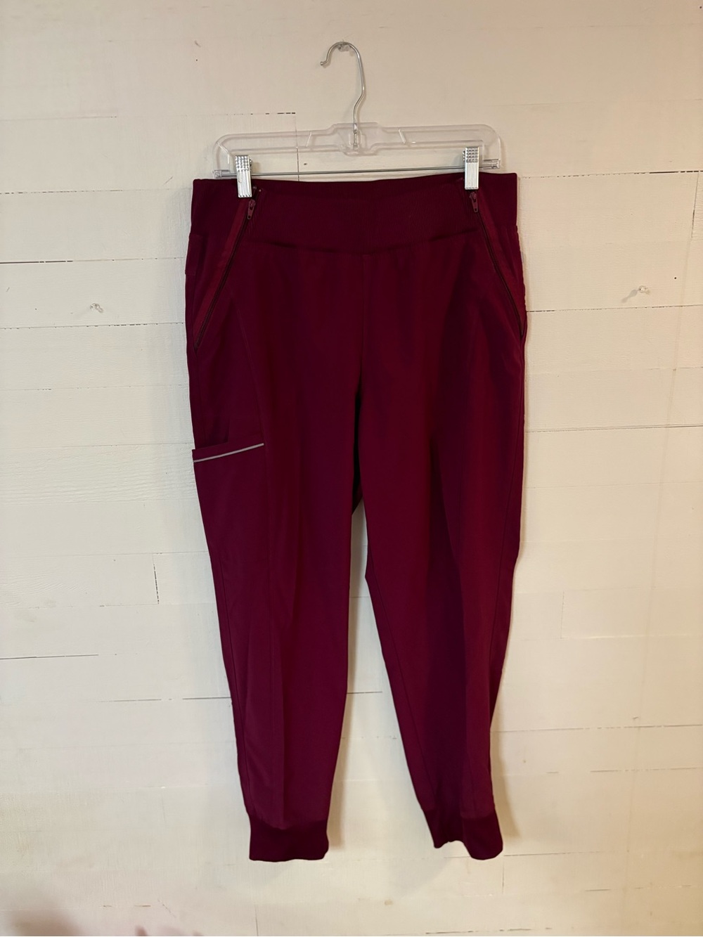 Cherokee Infinity Women’s Burgundy Jogger Scrub Pants Size Large